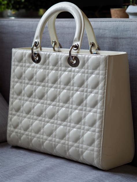 beuteltasche dior weiß